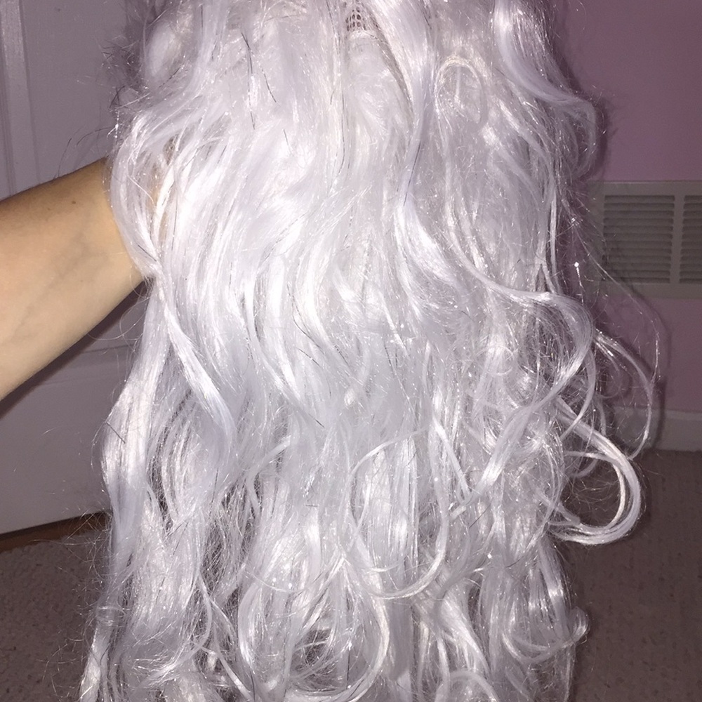 White Wavy Wig